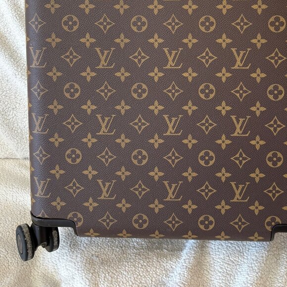 Louis Vuitton - Horizon 50 Monogram Spinner Suitcase - Picture 8 of 16